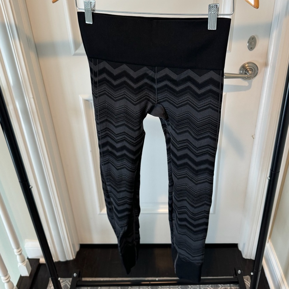 Lululemon | Gray & Black Leggings